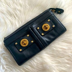 Black Leather Marc Jacobs turnlock wallet